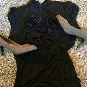 NWT keyhole side ruched black sassy blouse